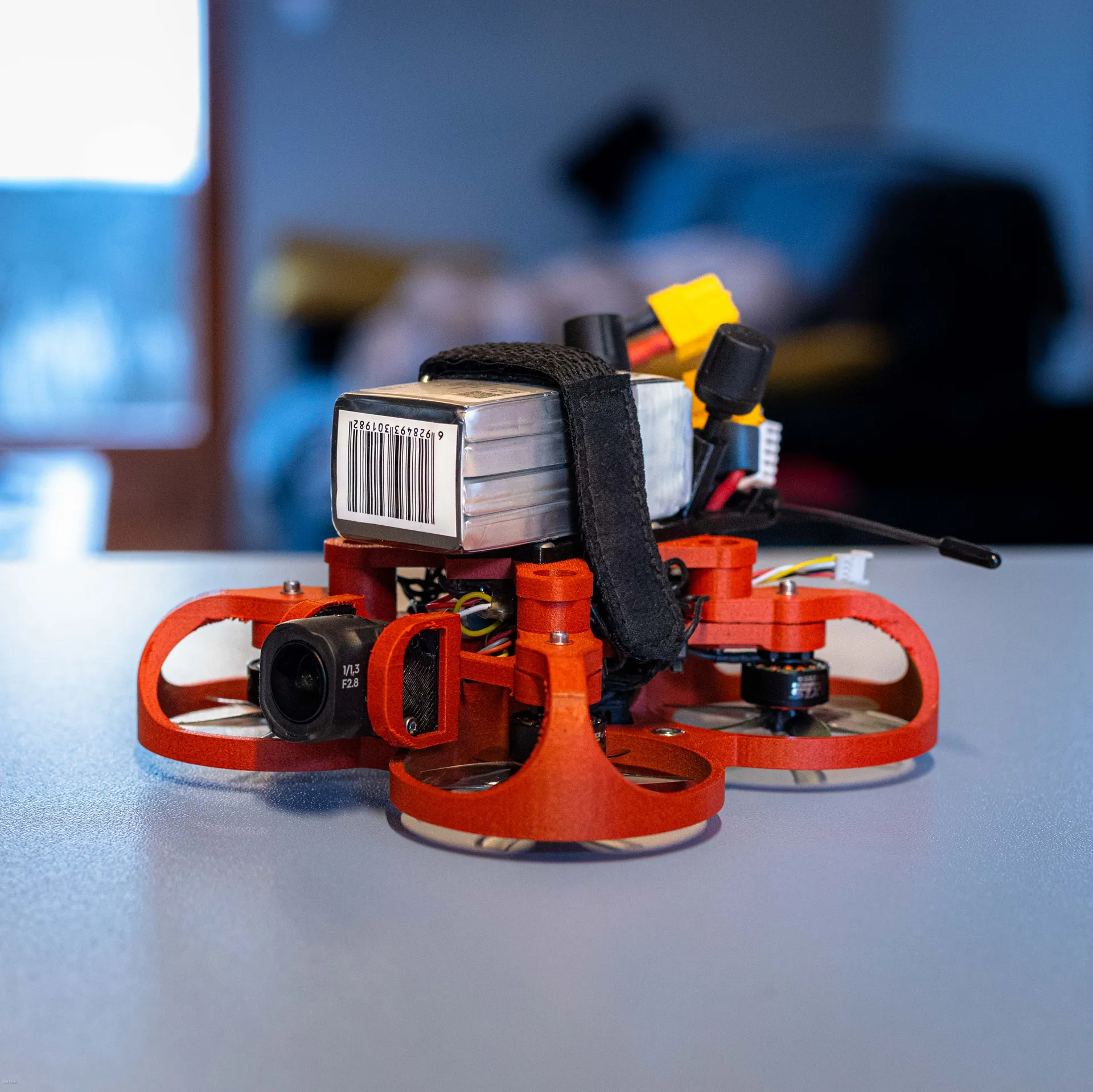 Mini drone FPV intérieur